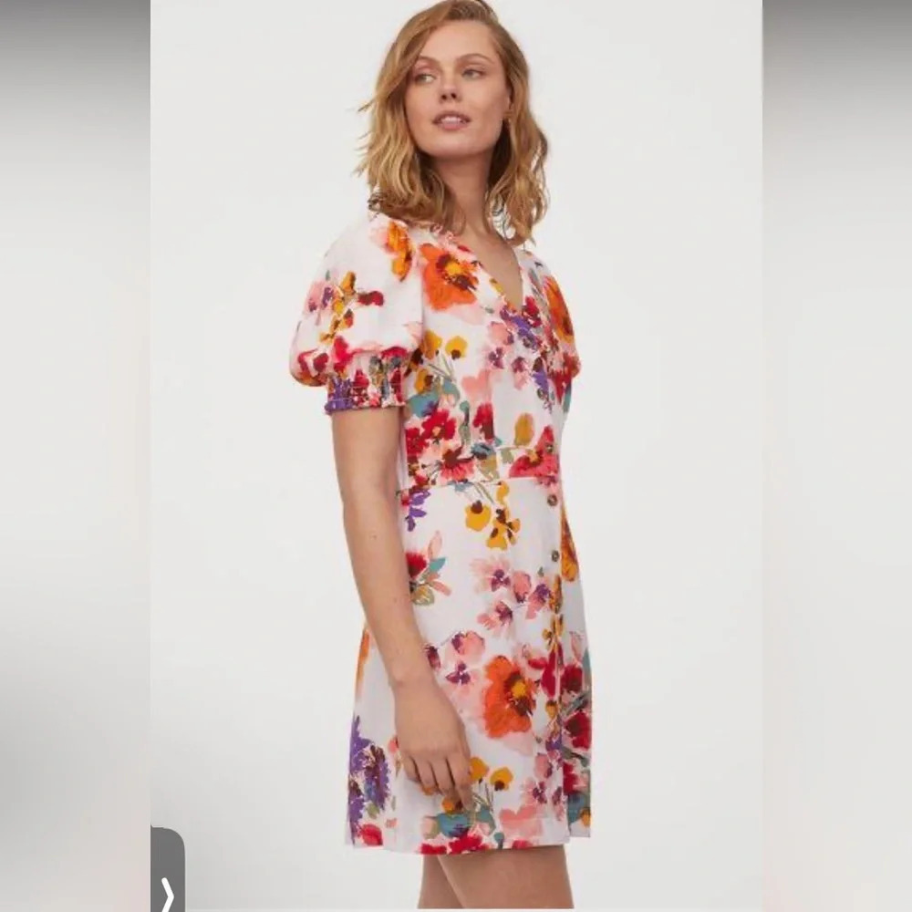 H&M floral puffed sleeve dress